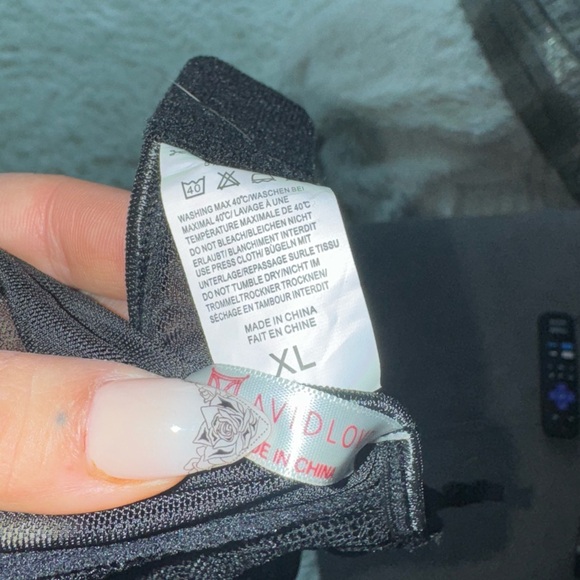 Chic Black Lace Chemise - Picture 5 of 5